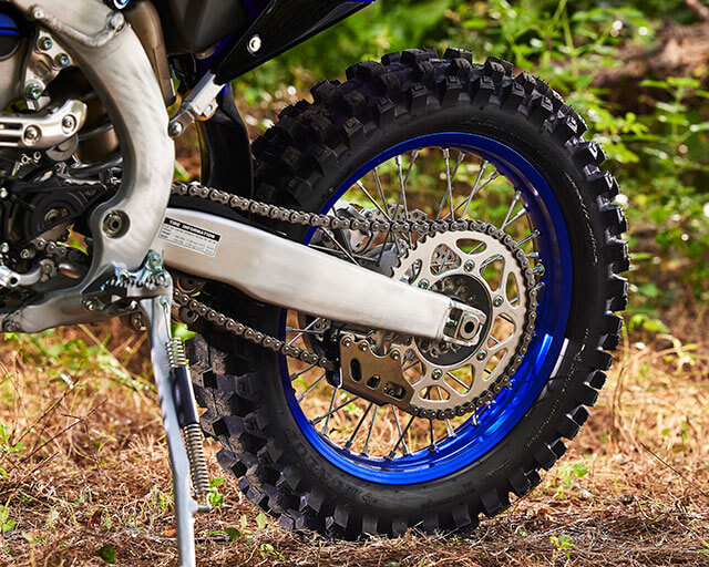 Cross County Features                                                                                                                                                                                                                                     