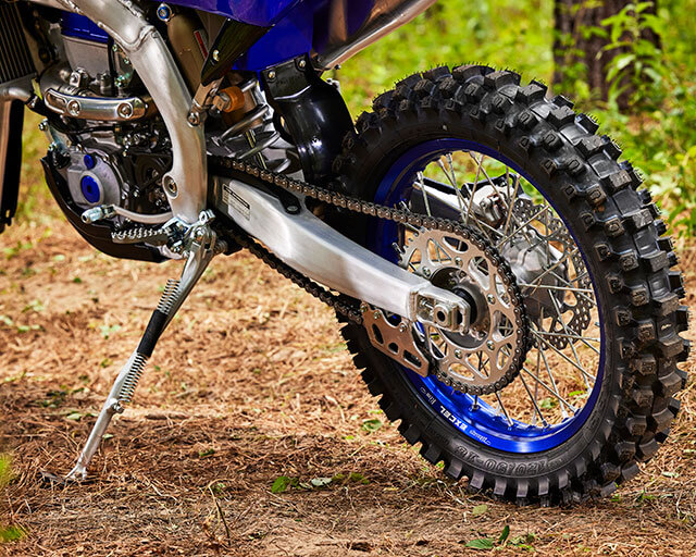 Cross County Features                                                                                                                                                                                                                                     