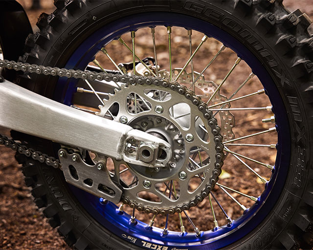 Enduro-specific wheels and tyres                                                                                                                                                                                                                          