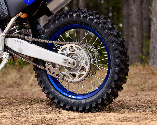 Enduro-specific wheels and tyres                                                                                                                                                                                                                          