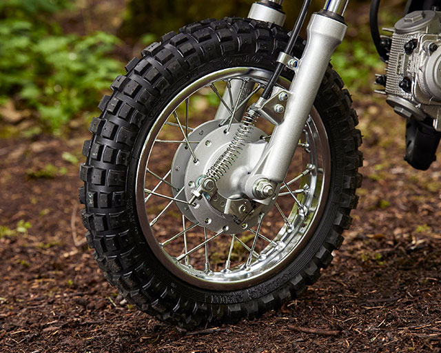 Drum brakes and knobby tyres                                                                                                                                                                                                                              