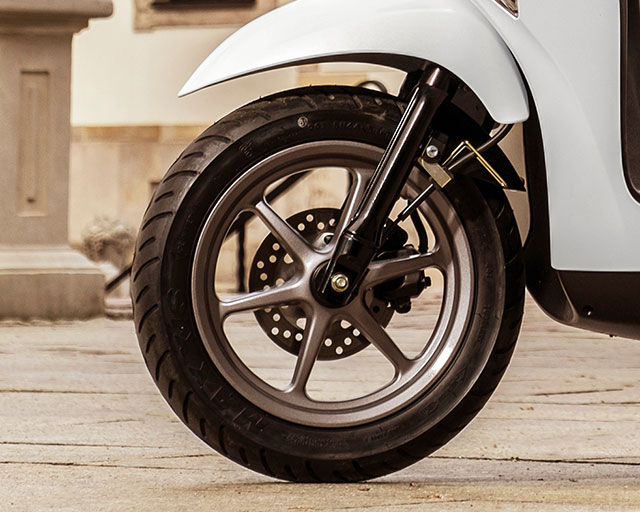 12-inch front wheel                                                                                                                                                                                                                                       