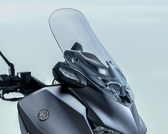 Electrically adjustable screen                                                                                                                                                                                                                            