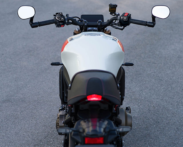 Relaxed riding position                                                                                                                                                                                                                                   