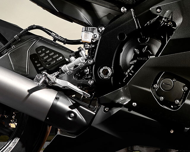 Lightweight high-performance engine                                                                                                                                                                                                                       