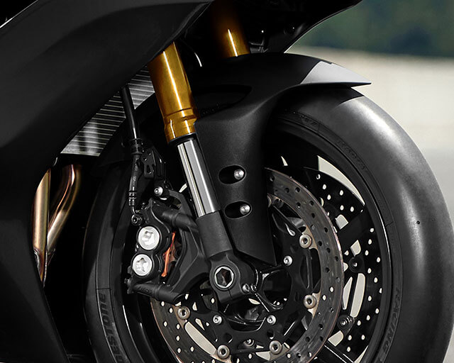 High-specification R1-type front forks                                                                                                                                                                                                                    